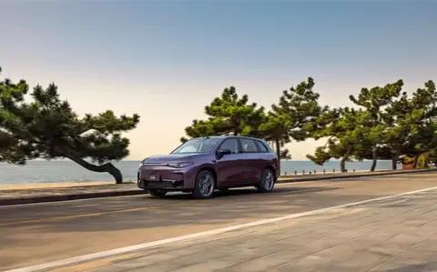 2026款零跑C10：13万级全球战略车型，605km续航+8295芯片