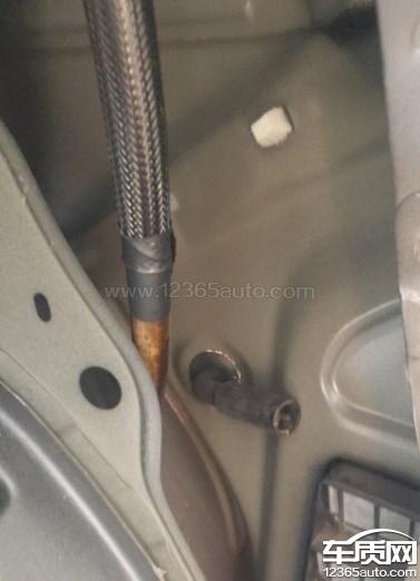 哈弗H6 Coupe天窗排水管有缺陷导致漏水