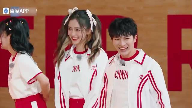 张常宁一米九五，白鹿：咱俩咋看啊，下秒白鹿baby神同步太可爱