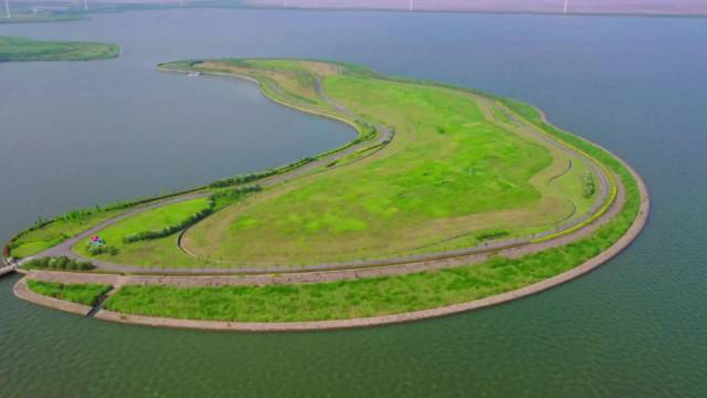 《狂花》宁波开机，王珞丹宋茜打卡多地成网红
