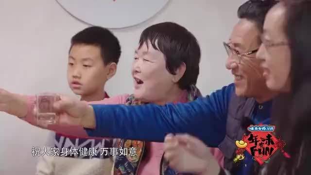 秦岚回东北，最爱吃东北的酸菜，来东北一定要吃茧蛹子！