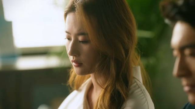 刘亦菲饰演黄亦玫演绎离婚后清醒洒脱