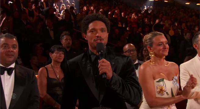 二娃获格莱美年度歌曲奖，特朗普扬言起诉