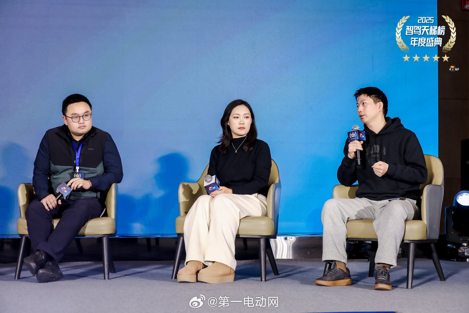 视频：最后给各位车主代表提出了一个非常有意思的话题：最想要的一个功能是什么？