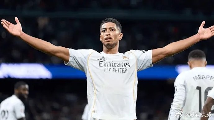 皇马主力贝林厄姆在比赛中受伤，具体伤情和预计恢复时间是多久？