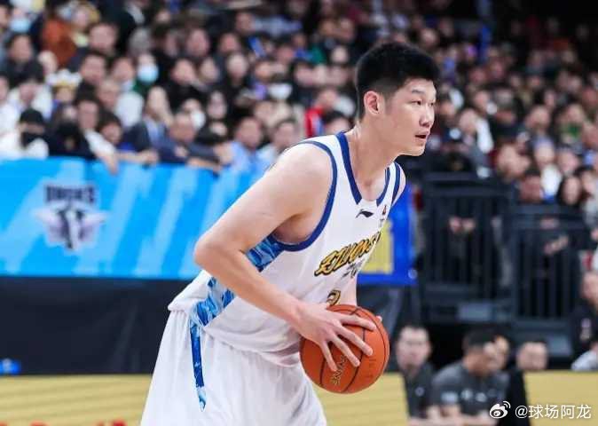 吉林队的曾繁日在末节有哪些关键表现帮助球队锁定胜局？