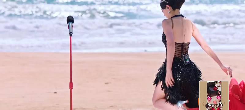 彭小苒造型反差大，甜妹御姐一秒切换