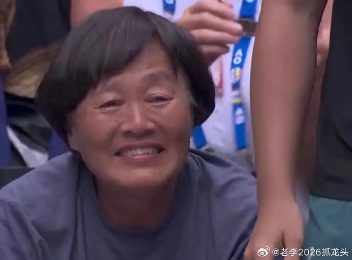 张帅家中收藏的未拆封威尔逊球拍，记录了她哪些重要的职业生涯时刻？