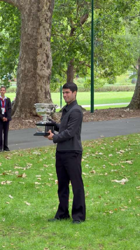 阿尔卡拉斯澳网夺冠写真曝光，近50场大满贯胜率92%领跑