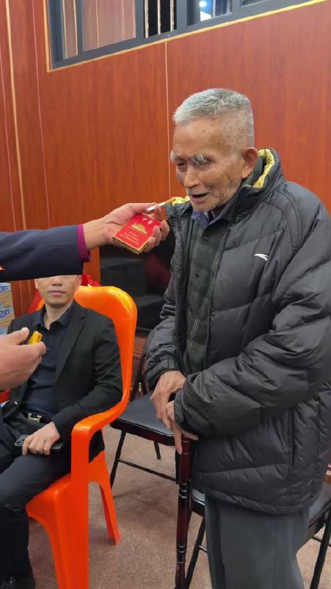 姜子牙80岁当丞相，振东老叔70有出，一句一起种田火遍潮汕，这就是网络的力量