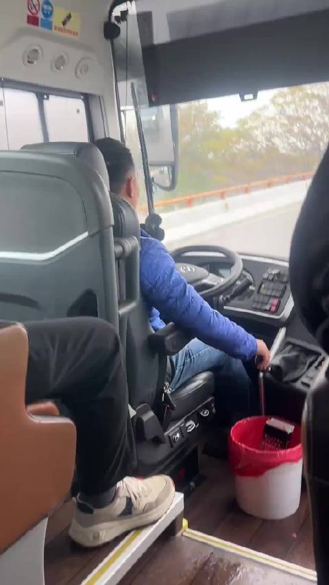 老司机盛赞气囊座椅舒适度远超普通小车