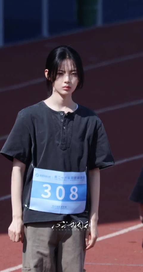 杨超越好帅的郑雨跑步 少年感溢出屏幕了