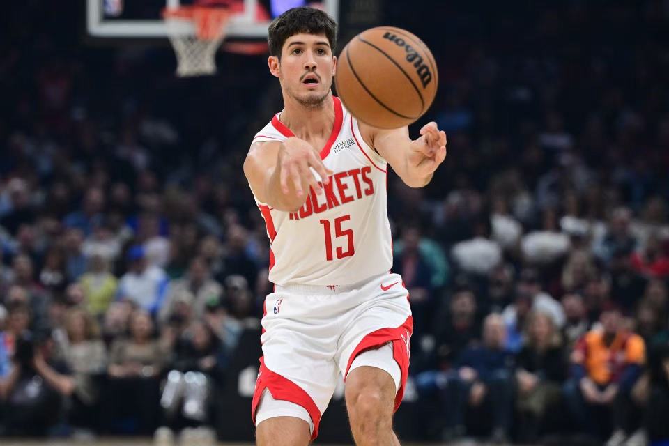 美媒：汤普森对谢泼德“白人库里”的绰号无感