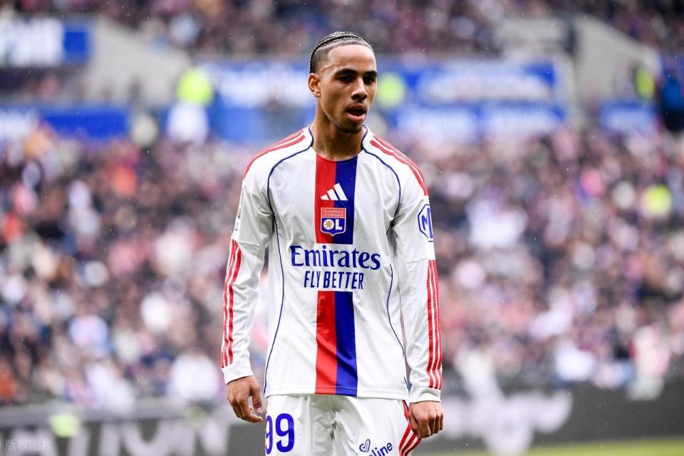 1-0,20岁新星一剑封喉,里昂豪取10连胜,追平马赛,逼近法甲前三