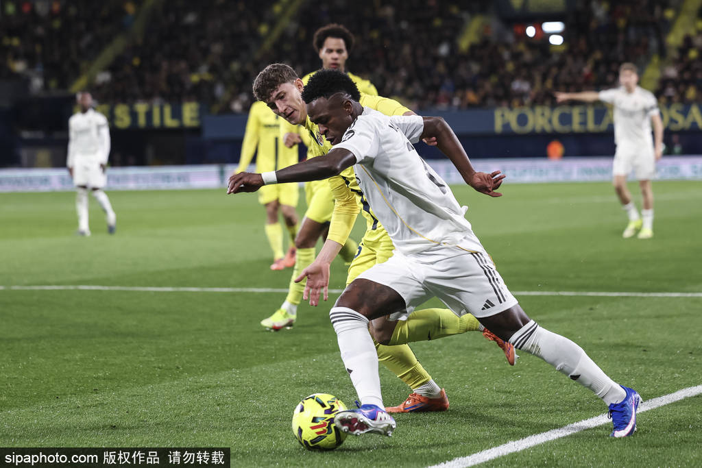 西甲-姆巴佩双响+勺子点球破门 皇马2-0黄潜先赛登顶