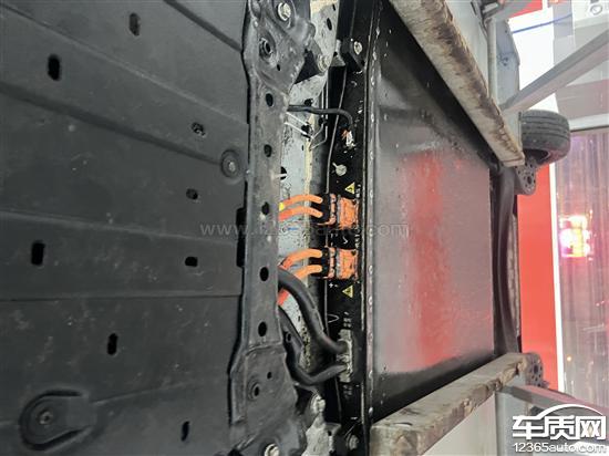 ARCFOX极狐T1续航严重虚标 减配底护板