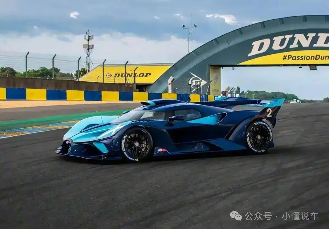 全新布加迪Bolide亮相,1850马力W16+2.2秒破百+380km/h极速,燃油超跑最后的绝唱还是智商税?