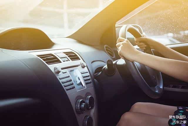 我们来说说手动挡和自动挡的优缺点。