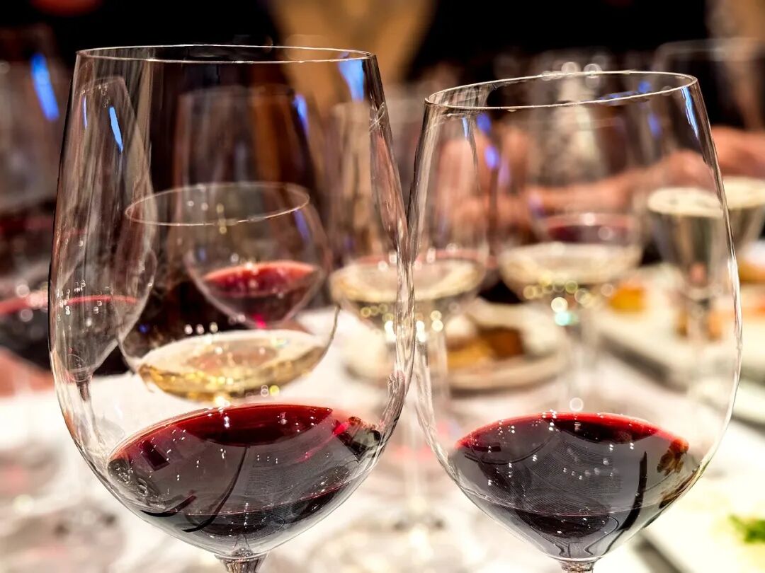 新员工年会被同事、领导猛劝酒，突然吐血！医生提醒：严重时危及生命|川观新闻