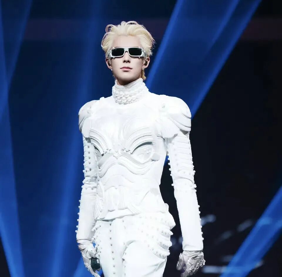 一问一答:王鹤棣虞书欣分手?林俊杰出轨实锤?窦骁何超莲离婚?宋威龙飞升顶流?肉丝霸凌小网红?