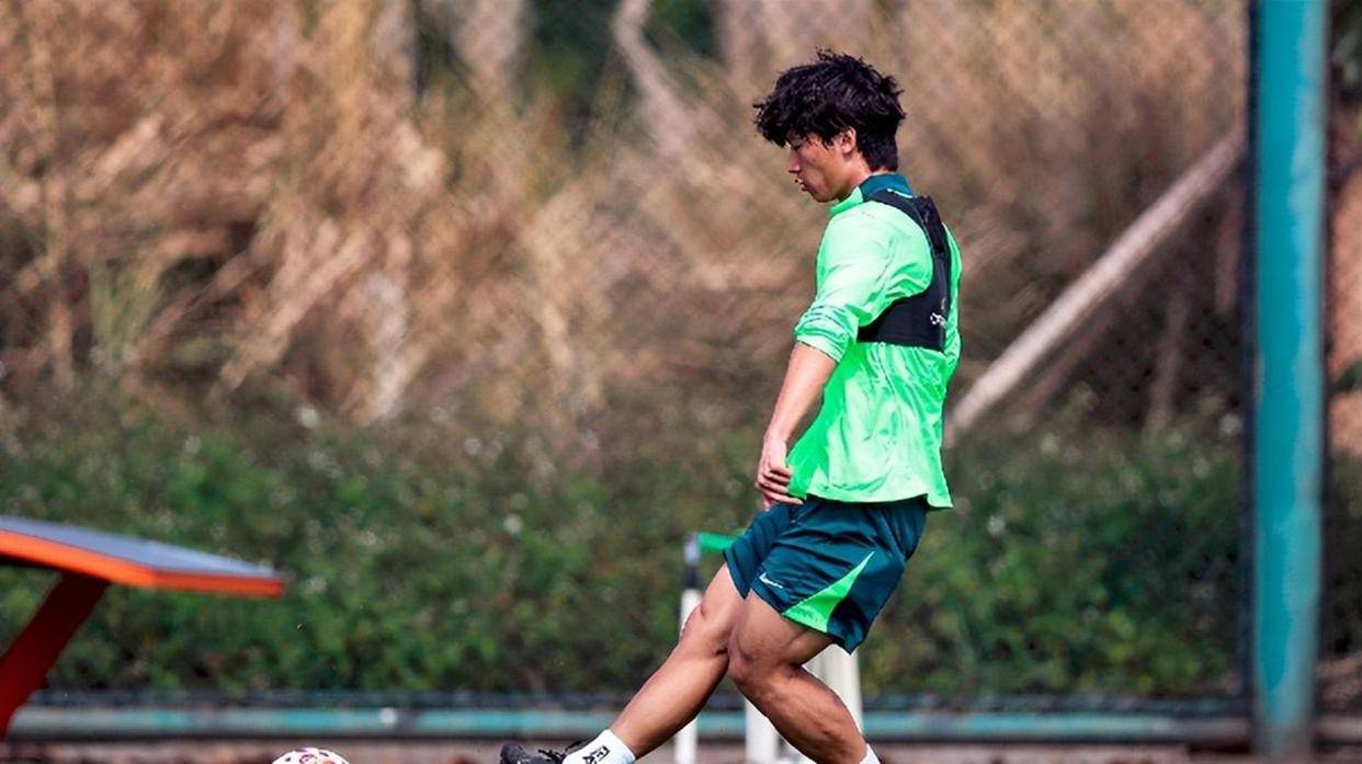 国安小将一鸣惊人!热身赛1球1助打脸质疑，新帅战术获首胜_蒙哥马利_球员_郝昱丞