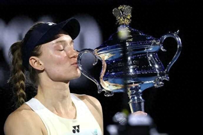 莱巴金娜2-1萨巴伦卡仅1夜!WTA最新排名乱了,王欣瑜、郑钦文有遗憾