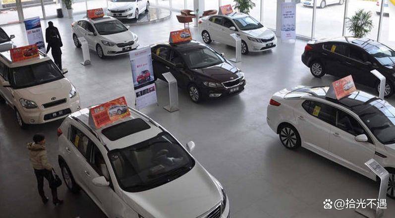 2026燃油车新规落地:不淘汰不限售,3条过渡路真金白银补贴详解