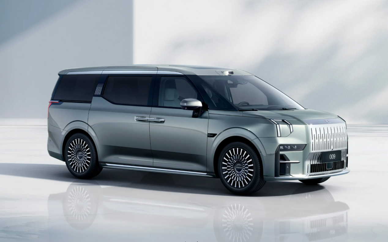 极氪009/理想MEGA/岚图梦想家，安全标杆花落谁家？