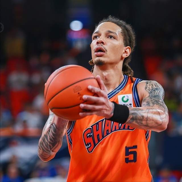 爆冷掀翻广厦！前上海外援狂砍30+13 无意中暗助卢伟逆袭王博？