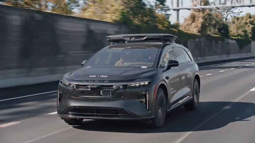 Uber 无人驾驶出租车Robotaxi 在CES 2026 首秀