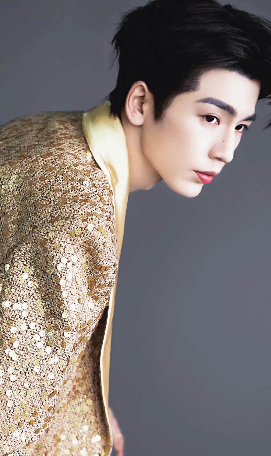 张凌赫官宣参加2月5日微博之夜,新剧《逐玉》3月开播,林俊杰献唱OST