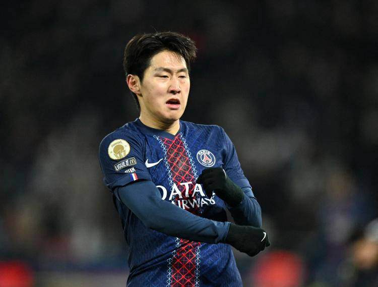 接班孙兴慜却难舍巴黎?24岁韩国中场李刚仁被媒体批评“缺乏斗志”