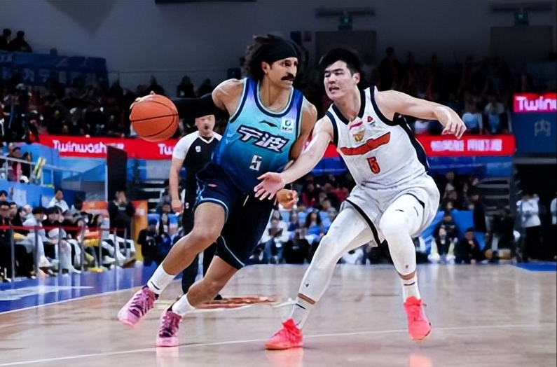 真不怪辽宁队,宁波男篮队史首胜广东,徐杰意外受伤敲响警钟