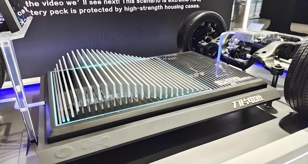 密集官宣全固态电池，纯电车最后一块短板要被补齐了