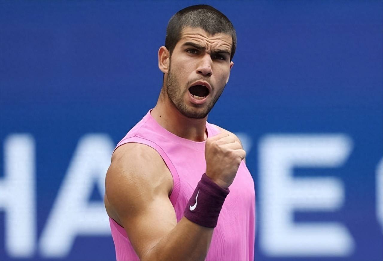 3-0！阿卡硬地首胜德约，7进大满贯决赛冲第6冠，静候世界第1辛纳