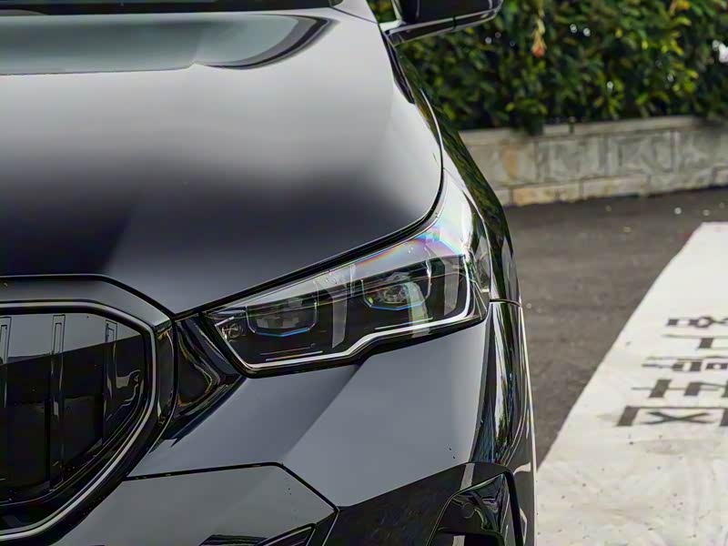 宝马5系大灯的自适应功能有哪些亮点?