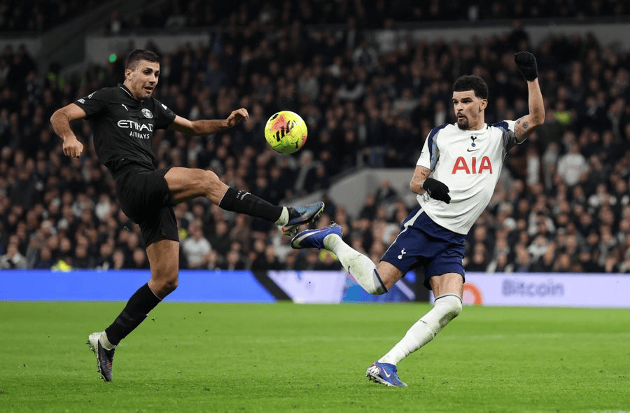 罗德里vs热刺数据：18次对抗14胜，2关键传球，3抢断3解围