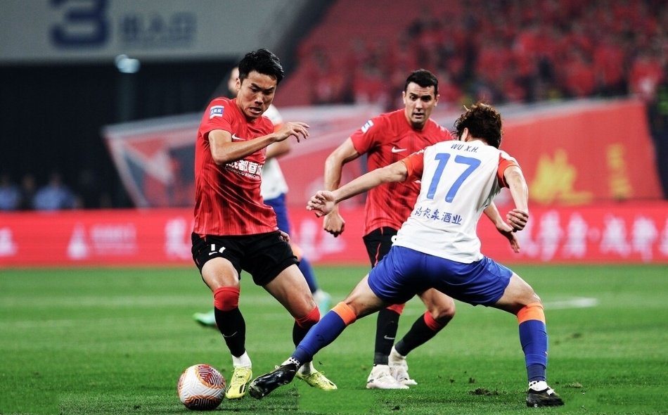 一转身，便是永远！名记确认：山东泰山功勋，加盟中超劲旅