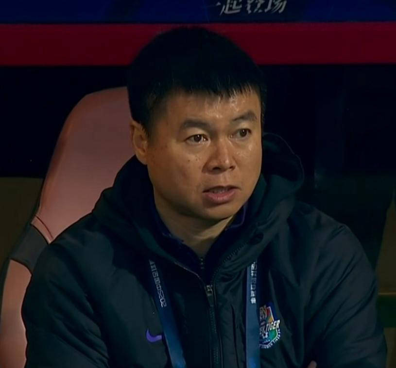 津门虎连败引发热议:于根伟的轮换战术是否走偏_比赛_调整_策略