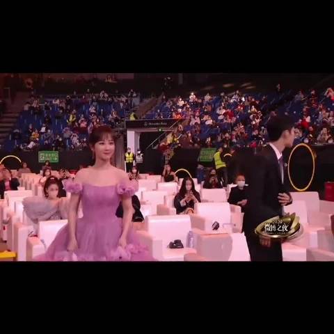 肖战杨紫蝉联微博king和queen，杨幂或三度登榜