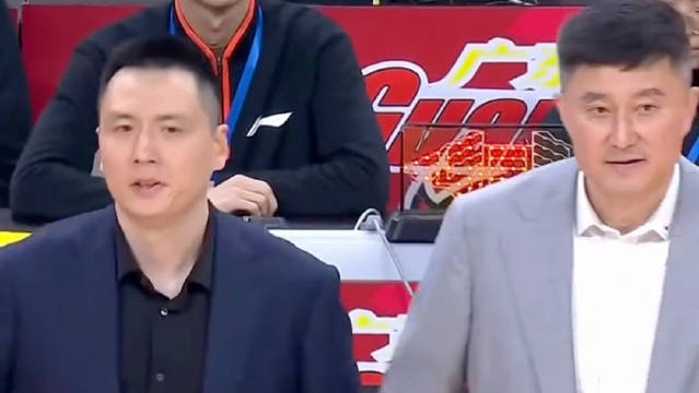 上海男篮94-84双杀广东登顶积分榜，怀特塞德28+13统治内线