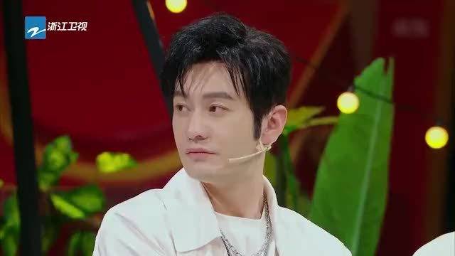 钟汉良19岁照片曝光，马丽景甜表情亮了，不愧是“冻龄男神”