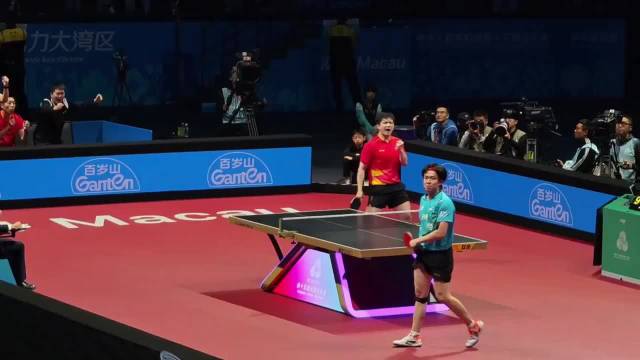 王皓称樊振东王楚钦为男队最强，强调其奥运关键作用