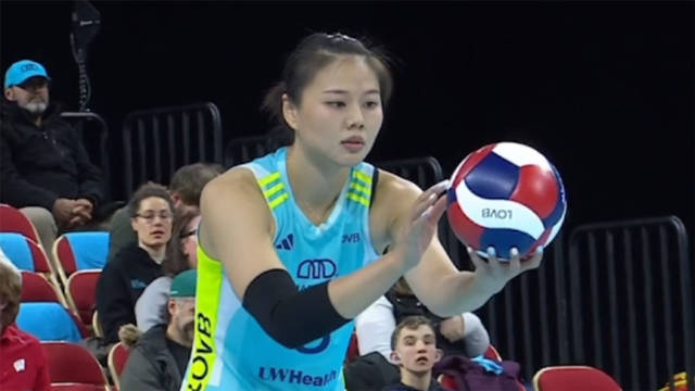 攻防兼备！中国女排队长龚翔宇上演最疯狂一幕，神仙球震撼全场