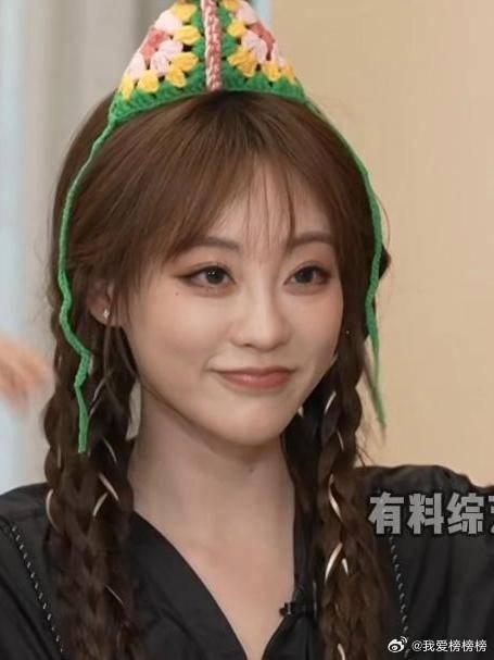 祝绪丹戴倪虹洁做的帽子，李晟都被萌翻，直呼好可爱！