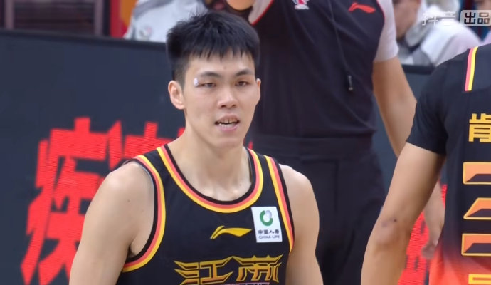 郭士强主帅挑选的中国男篮集训名单，为何会选择三名近期状态不佳的广东队球员？