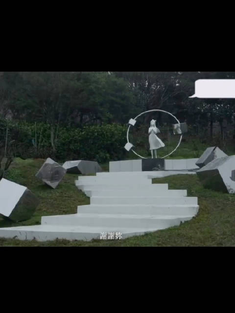 周渝民搀扶言承旭出席大S雕像揭幕，亲友齐聚