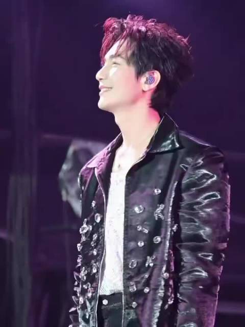 东方卫视春晚阵容曝光，四大唱将同台对决