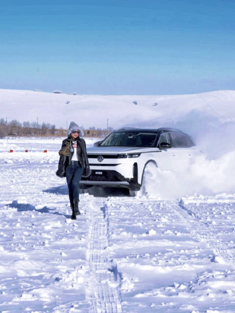 来呼伦贝尔的正确玩雪方式 两台揽巡助攻，帅不帅