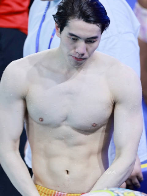 既然有人这么关注孩子的工作服那就来点工作服库存 @孙佳俊- 2月愉快！